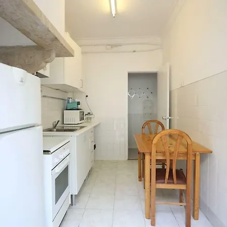 B Flat Wich A Pool Appartement *